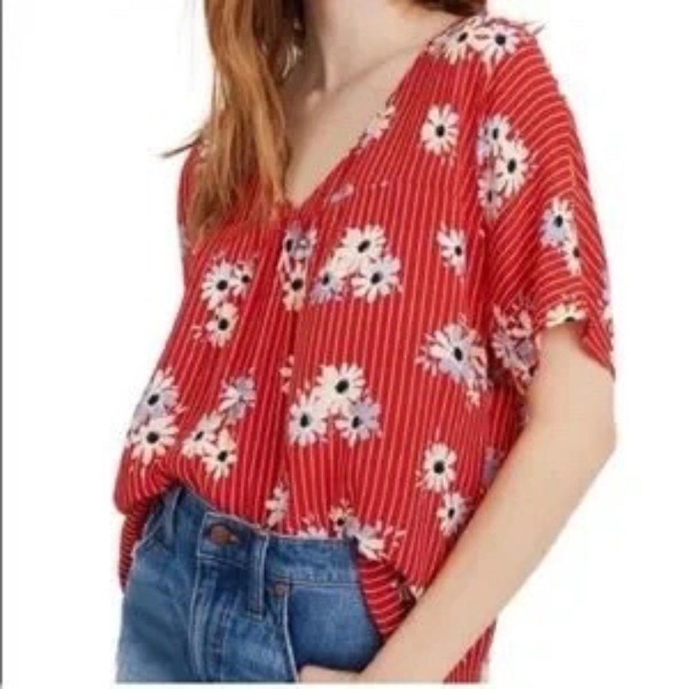 LIKE NEW! Women's Maxwell Red Floral 3/4 Top - XS - Picture 2 of 11